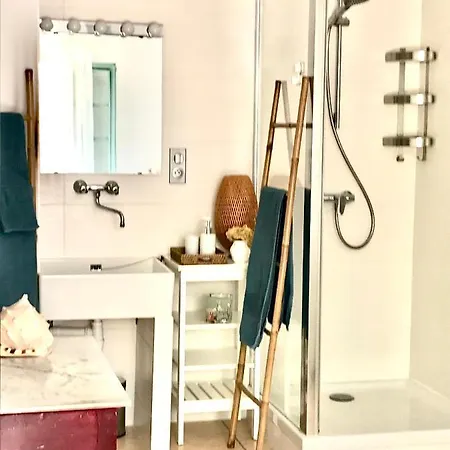 D'hotes Dans Maison D'artiste Lunel (Herault)